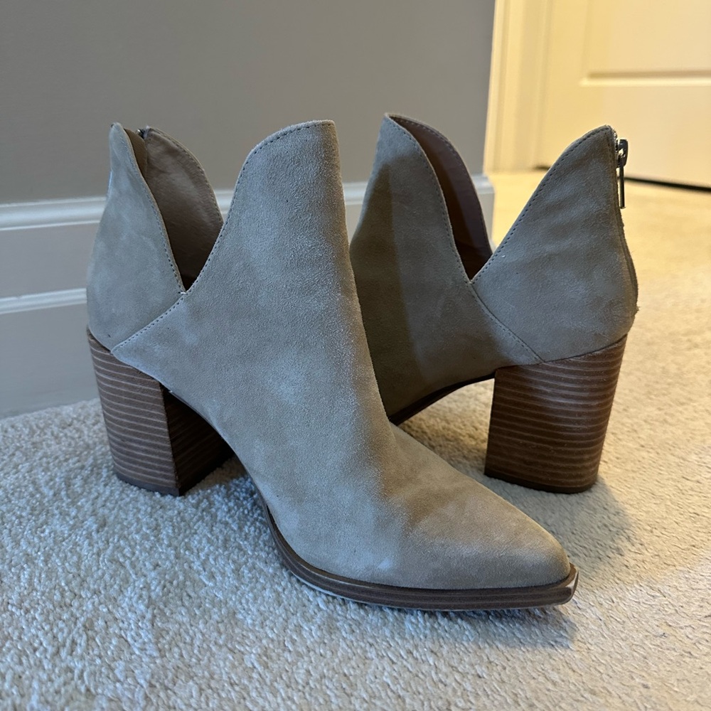 Steve Madden Tan Suede Ankle Boots